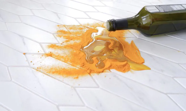 Wytrzymałość zamknięta w detalu. Montaż i pielęgnacja mozaik Raw Decor